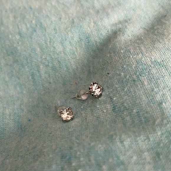 Small earrings - Picture 2 of 2